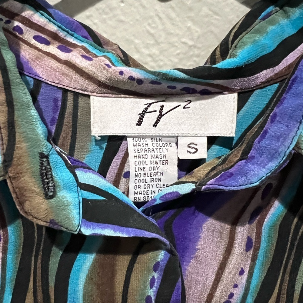 Vibrant Wave Pattern Women's Button Down Shirt 100% Silk Funky Fun EUC Size S - Picture 3 of 4